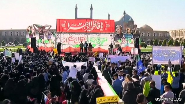 Iran, a Teheran manifestazione per i 40 anni della crisi degli ostaggi