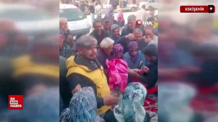 Eskişehir’de ücretsiz hamsi dağıtımı izdihama neden oldu