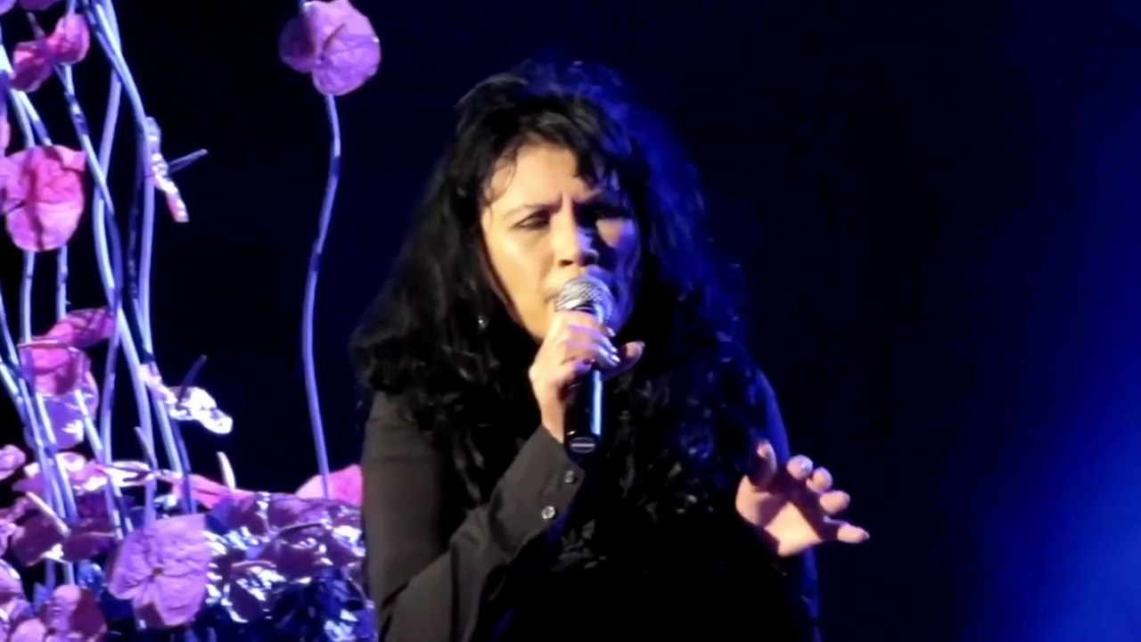 Gina T. - Baby Blue (German Version)