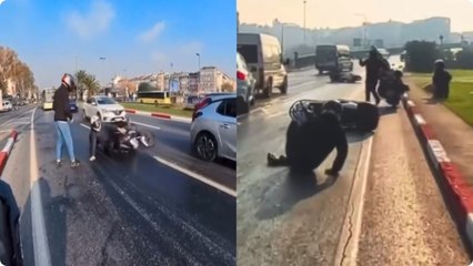 Fatih’te yola yağ döküldü; motosikletliler peş peşe kayarak düştü