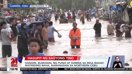 Fire truck na magre-rescue sana, muntik anurin ng baha | 24 Oras