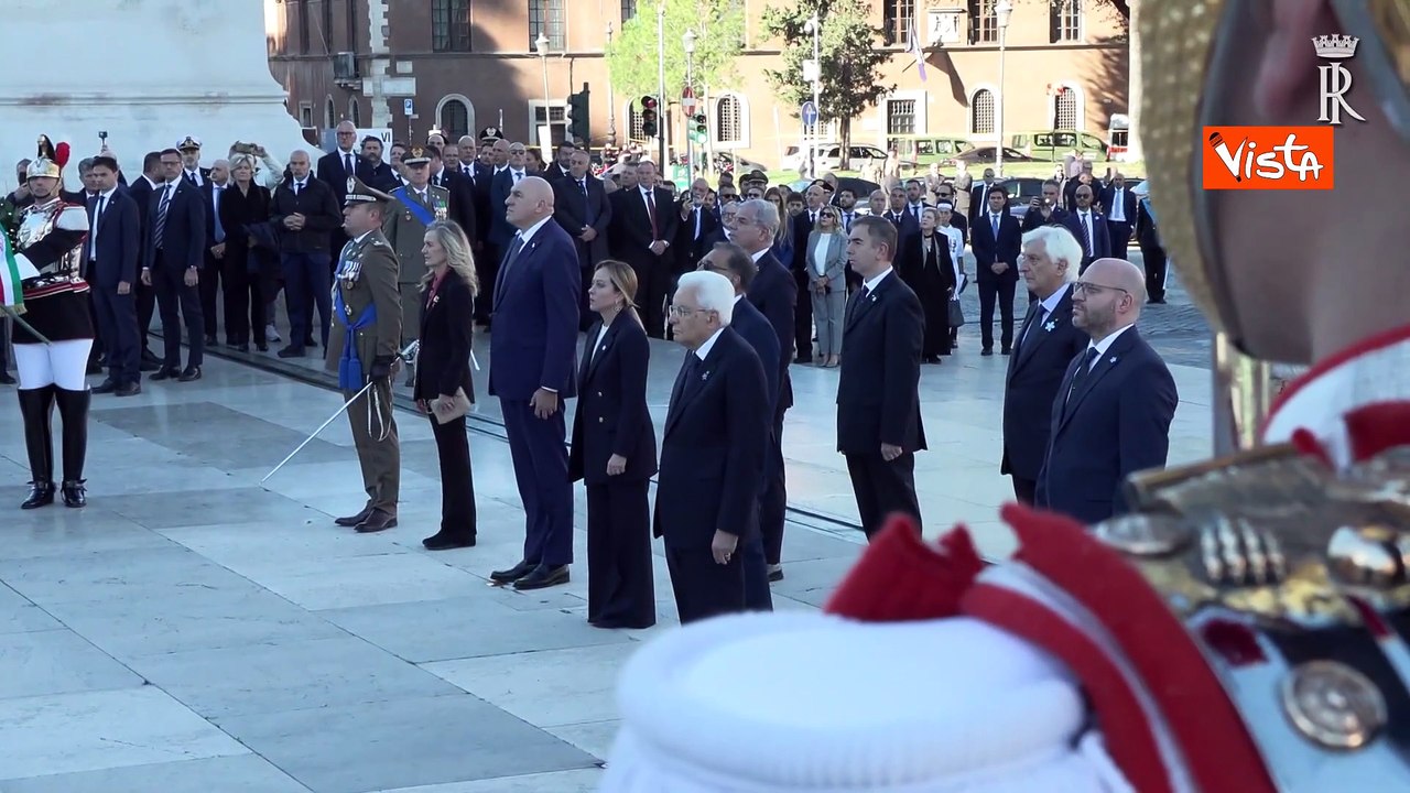 4 Novembre, Meloni canta Inno di Mameli a cerimonia all'Altare della Patria per Festa Forze Armate