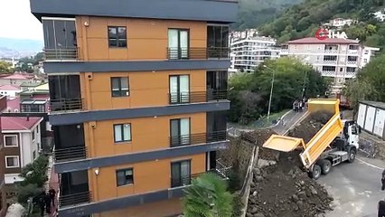 Kayma ve eğilme olan 5 katlı binada yıkım için hazırlıklar başladı