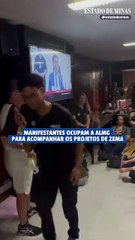 Manifestantes ocupam a Assembleia Legislativa do Estado de Minas Gerais