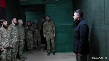Ucraina, Zelensky visita le truppe nella città assediata di Pokrovsk
