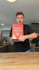 Calendrier de l’avent Confiture de chez Lidl 😍✨De quoi découvrir plein de saveurs différentes : figue blanche, framboise, rhubarbe, cerise noire, et même une confiture de Noël 🎄😍