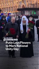 Putin Lays Flowers to Mark National Unity Day