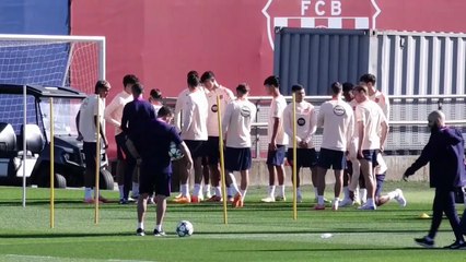 El FC Barcelona se entrena antes de volar hacia Brujas para jugar un nuevo partido de Champions