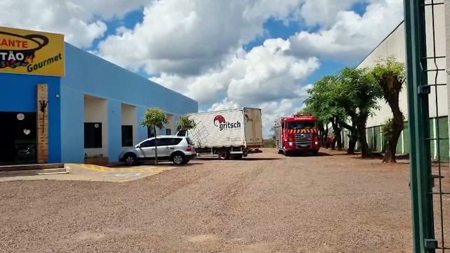 Princípio de incêndio em restaurante mobiliza Corpo de Bombeiros é acionado em Cascavel