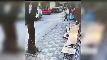 Maltepe'de 9 gün arayla aynı kaza; minibüs yayaya çarptı