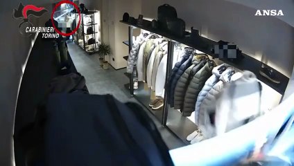 Torino, "spaccata" e furto in un negozio: quattro arresti