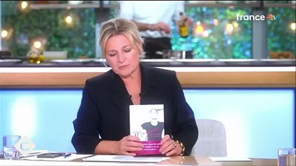Anne-Elisabeth Lemoine dans C à Vous, capture d'écran France 5