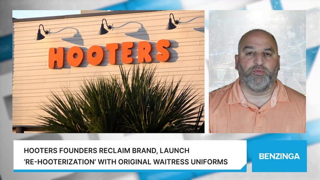 Hooters Founders Reclaim Brand, Launch ‘Re-Hooterization’ With Original Waitress Uniforms
