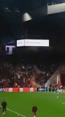 Pitos de Anfield cuando anuncian a Alexander-Arnold