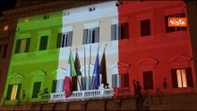 4 Novembre, Montecitorio illuminato con il tricolore per la Festa delle Forze Armate