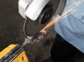 Wood polishing from a spoon - like cheese slice 🥄#5MinuteBeat