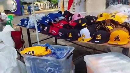 Vendedores de accesorios deportivos reportan ventas tímidas en inicio de temporada de béisbol