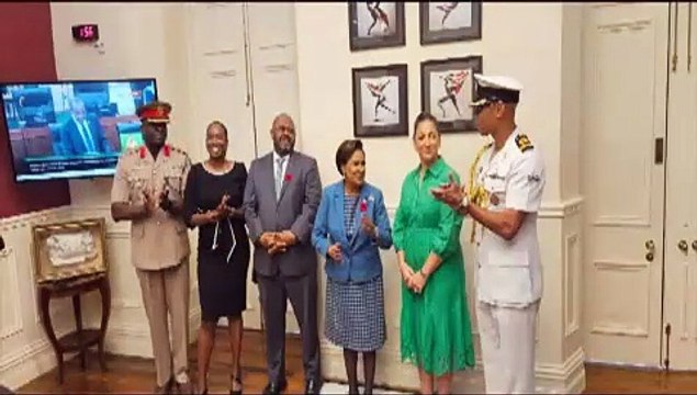 PM, DEFENCE MINISTER MUST STEP DOWN, SAYS GONZALES