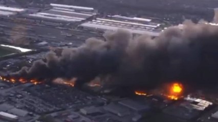 VIDEO | Impresionantes imágenes de la explosión tras accidente de un avión en Estados Unidos