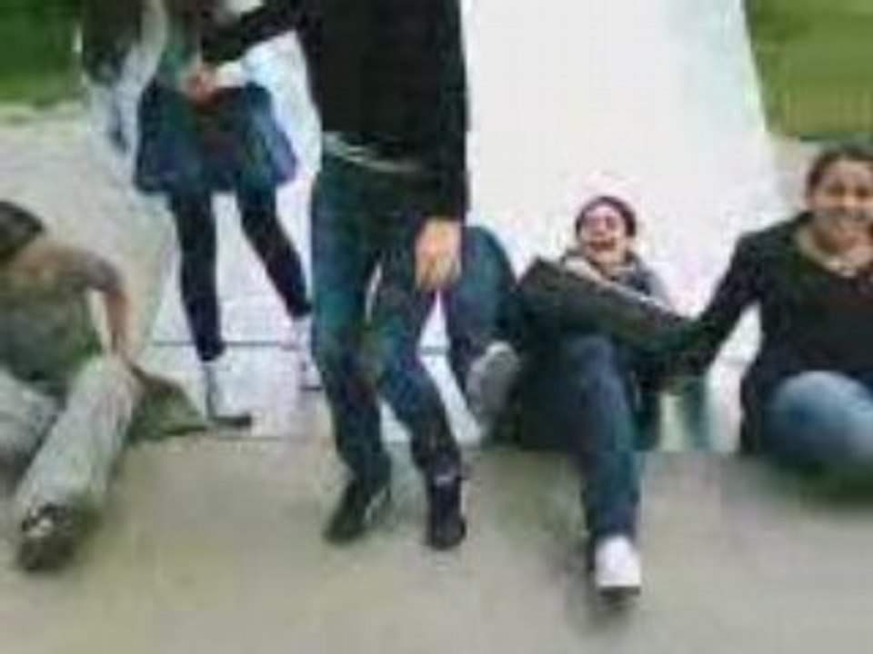 Mdr La glissade spécial : Sert a Rien xD