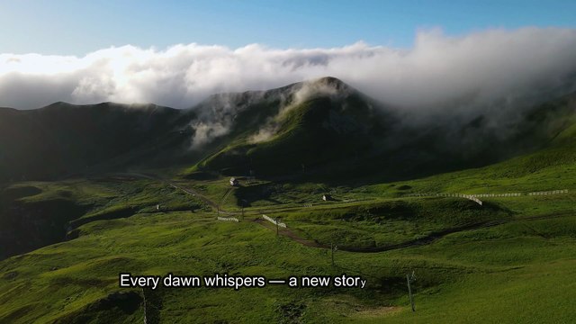 Where Clouds Meet the Peaks | A Journey Through Stillness” “Breathe the Sky | 40 Seconds of Pure Peace