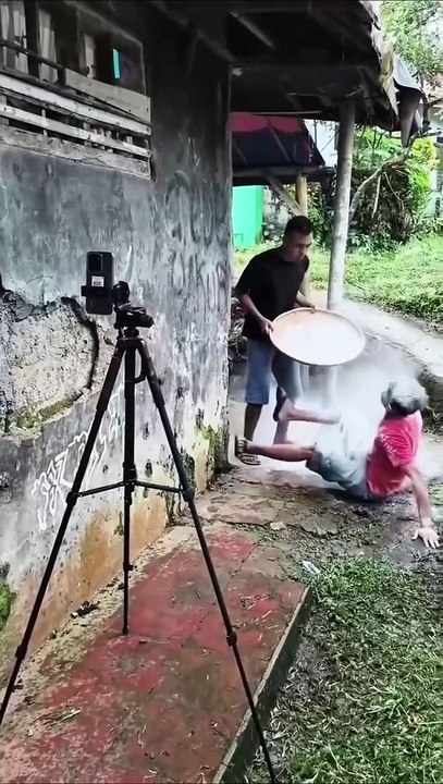 When Trying Turns Into Failing Spectacularly 😂 #EpicFails #FunnyFails #FailCompilation #ComedyShorts #InstantRegret #FunniestMoments #TryNotToLaugh