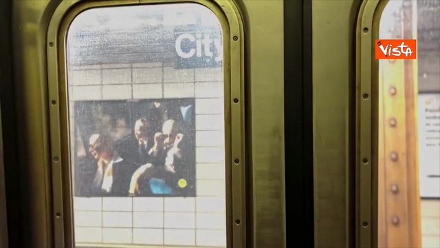 Prossima fermata Municipio , il neo sindaco di New York Zohran Mamdan posta il video della metro