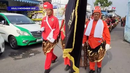 173 Prajurit Keraton Berbagai Kesatuan Kawal Jenazah Raja Solo Pakuwubono XIII