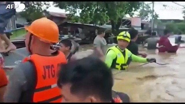 Filippine, la distruzione seminata dal tifone Kalmaegi