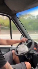 Influencer compra ambulância em leilão e usa giroflex para furar trânsito