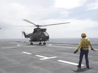 Appontages et décollages sur le BPC Tonnerre