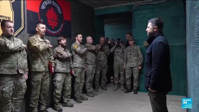 Ukraine : visite de Zelensky aux troupes dans la zone de Pokrovsk