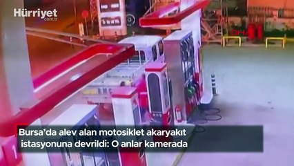 Bursa'da alev alan motosiklet akaryakıt istasyonuna devrildi: O anlar kamerada