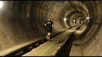 Barcellona, nei tunnel della metro la corsa per i 100 anni della rete
