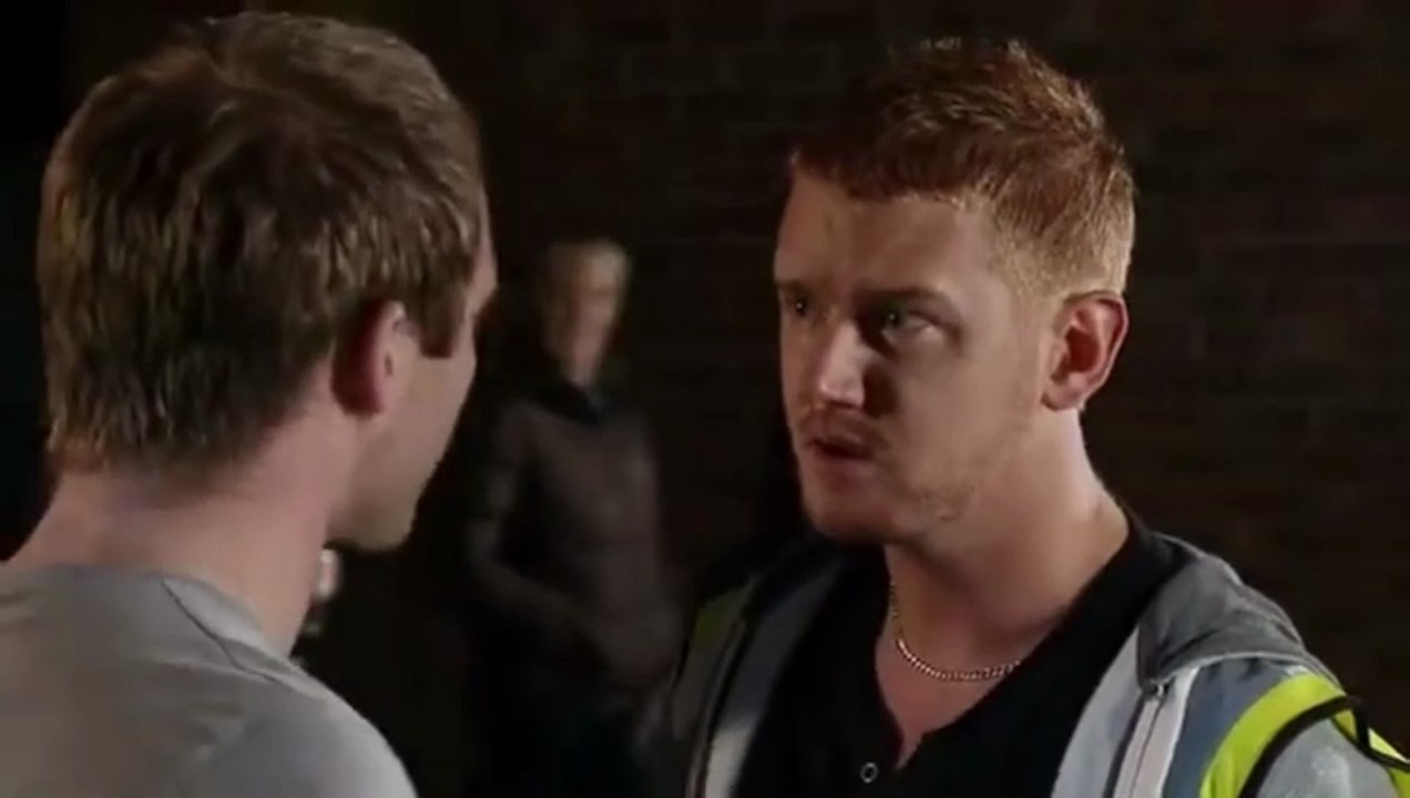 Corrie Tommy Duckworth & Gary Windass Nearly Fight/Tommy vs Beth Tinker 7th December 2012 Ep 1