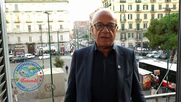 Rotondi - Un comizio con le spalle alla piazza, sui social si può. E da Napoli per oggi è tutto. (05.11.25)