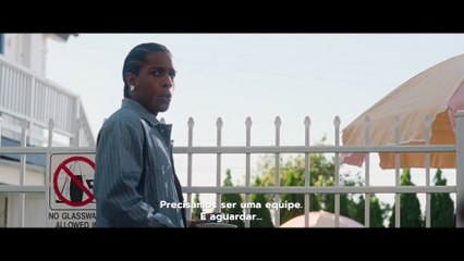 Se Eu Tivesse Pernas, Eu Te Chutaria | Trailer Legendado