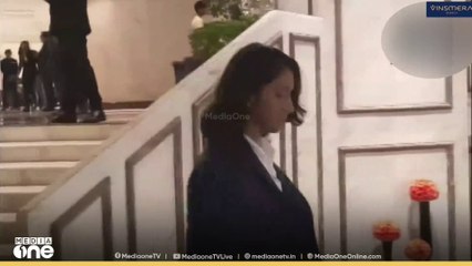 ലോകകപ്പ് കിരീടം ചൂടിയ ഇന്ത്യൻ വനിതാ ക്രിക്കറ്റ് ടീമിനെ നേരിൽ കണ്ട് പ്രധാനമന്ത്രി നരേന്ദ്ര മോദി