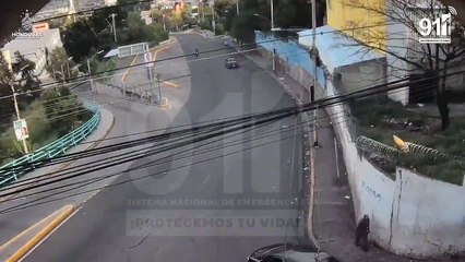 Graban cuando agente municipal es arrollado