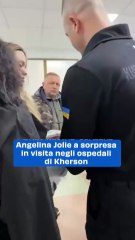 Angelina Jolie a sorpresa in visita negli ospedali di Kherson