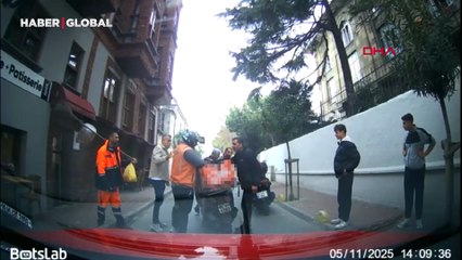 Fatih'te motosikletliler arasında sopalı kavga! O anlar kamerada