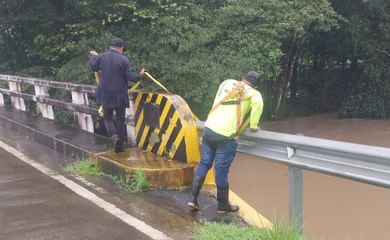 Base del puente sobre el río Grande en Mariato presenta grave daño