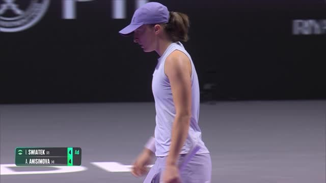 Finales WTA - Anisimova élimine Swiatek et file en demi-finale