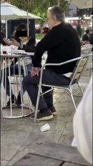 Görüntüler Türkiye'yi ayağa kaldırdı: Kocaeli'de 10 - 12 yaşındaki çocuk anne ve babasıyla sigara içti! Tepki yağdı