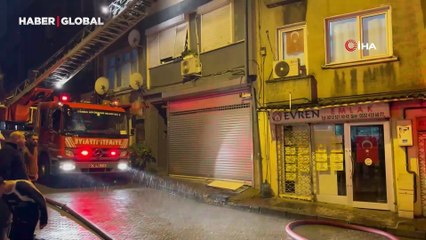 İstanbul'da korkutan yangın! Alevler her yeri sardı