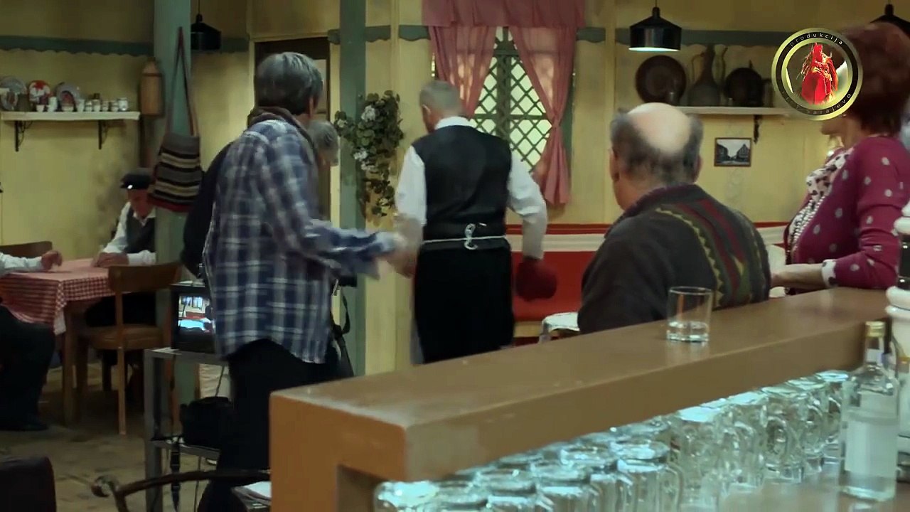 Lud Zbunjen Normalan (240 Epizoda) S9.E24 ∙ Kise jesenje po grobu su lile