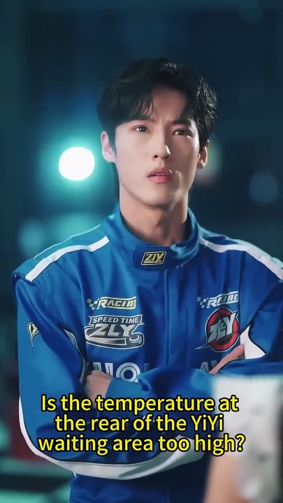 Aloof bodyguard rejected my confession, but when he saw me get engaged, he became insanely jealous