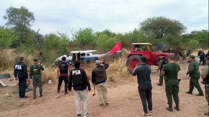 Encontraron droga enterrada donde intentó aterrizar la avioneta narco y ya son 364 kilos de cocaína secuestrados