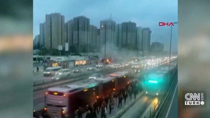 Cevizlibağ'da iş makinesi alev alev yandı