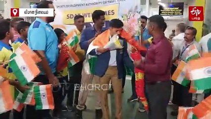 ஆசிய இளையோர் பளு தூக்குதல் போட்டியில் 2 வெள்ளி வென்ற மகாராஜன்! சென்னையில் உற்சாக வரவேற்பு!